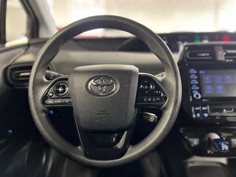 Certified 2022 Toyota Prius LE FWD image 30