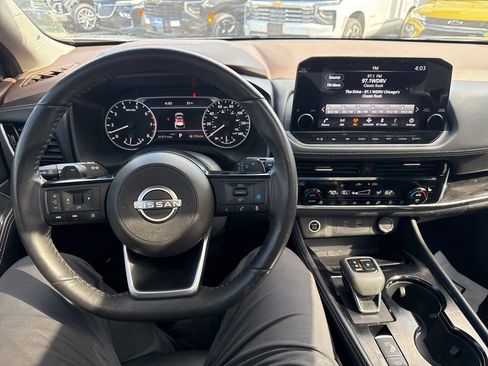 Used 2023 Nissan Rogue SL w/ SL Premium Package image 18