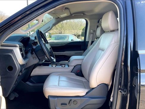 Used 2024 Ford Expedition Max XLT image 24