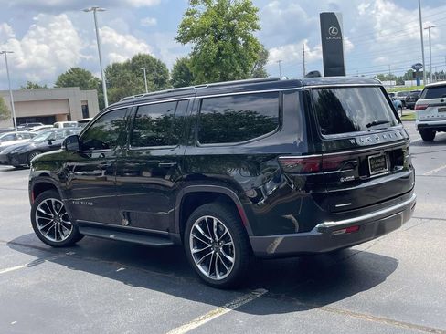 Used 2022 Jeep Wagoneer Series II w/ Premium Group I AWD/4WD image 4