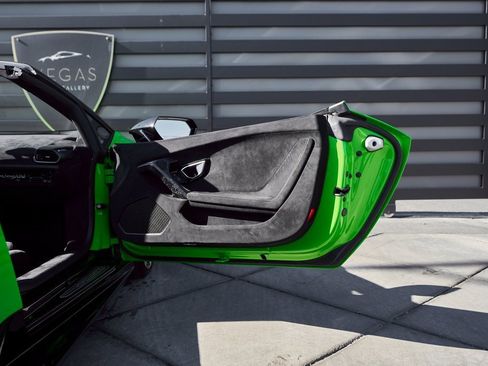 Used 2019 Lamborghini Huracan Performante image 24