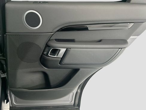 Certified 2025 Land Rover Discovery S AWD/4WD image 26