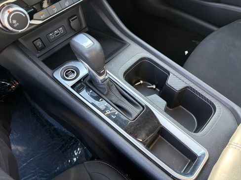 Used 2024 Nissan Sentra SV FWD image 26