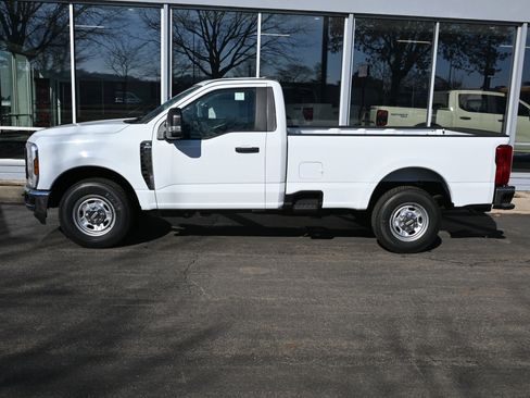 Used 2026 Ford F250 XL w/ XL Chrome Package image 2