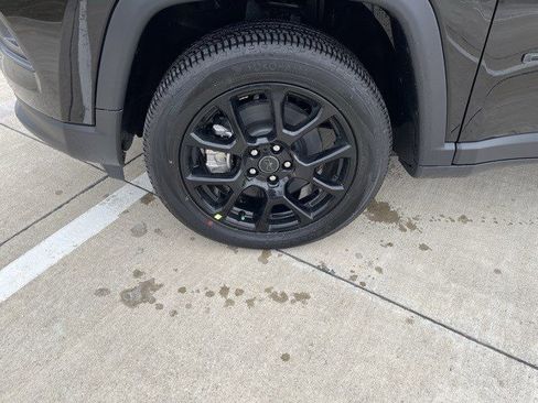 New 2026 Jeep Compass Latitude image 10