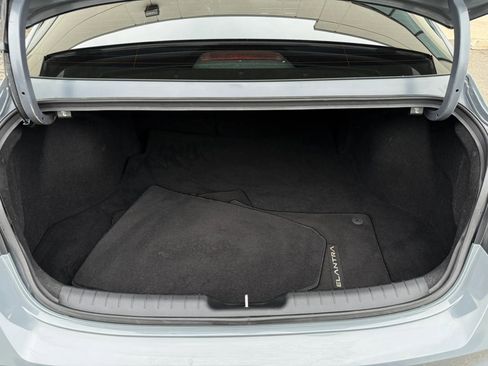 Used 2021 Hyundai Elantra Limited w/ Cargo Package FWD image 29