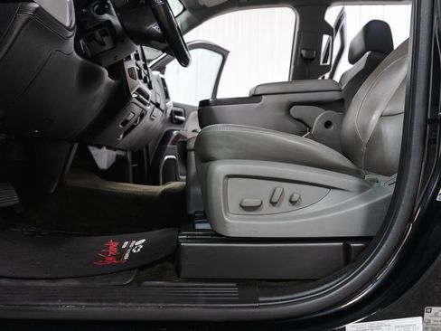 Used 2016 GMC Sierra 2500 SLT w/ Suspension Package, Off-Road image 27