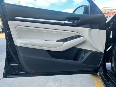 Used 2019 Nissan Altima 2.5 SV FWD image 22