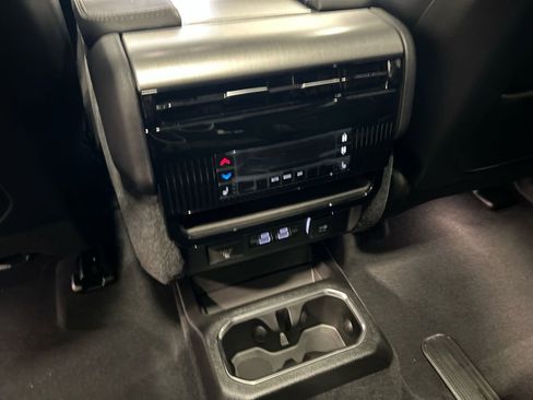 New 2026 Jeep Grand Wagoneer Limited w/ Premium Group II image 30