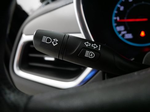 Used 2022 Chevrolet Equinox LS AWD/4WD image 32