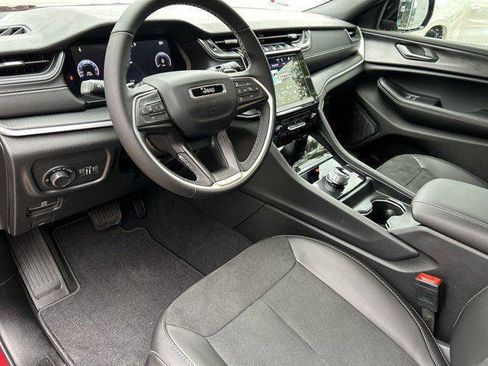 New 2025 Jeep Grand Cherokee L Laredo image 17