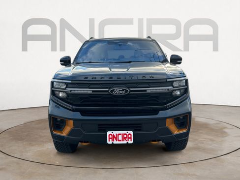 Used 2025 Ford Expedition Tremor image 5