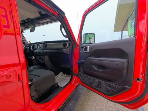 Used 2022 Jeep Wrangler Unlimited Sport image 15