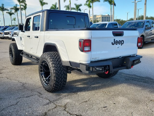 Used 2025 Jeep Gladiator Sport AWD/4WD image 4