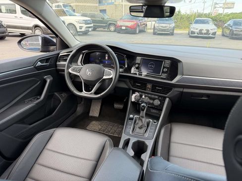Used 2024 Volkswagen Jetta SE FWD image 15