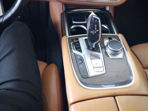 Used 2016 BMW 750i RWD image 26