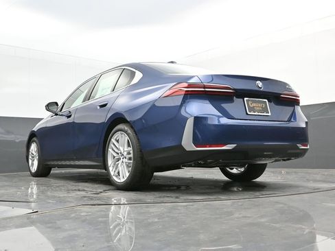 New 2025 BMW 530i w/ Premium Package image 38