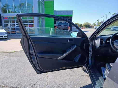 Used 2008 Nissan Altima 3.5 SE w/ Premium Pkg image 9