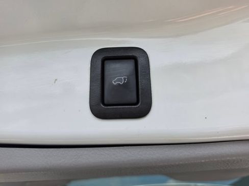 Used 2018 Toyota Highlander Limited AWD/4WD image 56