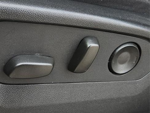 Used 2025 Chevrolet Silverado 1500 LT AWD/4WD image 24