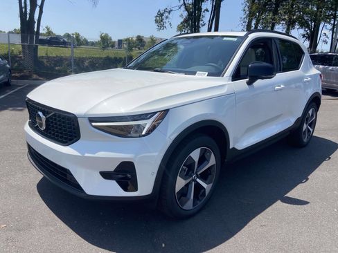 New 2026 Volvo XC40 B5 Plus w/ Protection Package Premier image 3