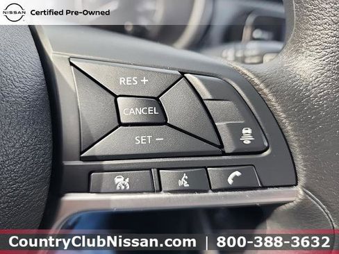 Certified 2024 Nissan Kicks SV image 17