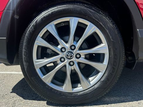 Used 2016 Toyota RAV4 Limited image 11