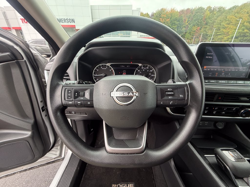 Used 2025 Nissan Rogue S AWD/4WD image 8