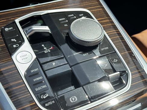 Used 2026 BMW X5 xDrive50e w/ M Sport Package image 22