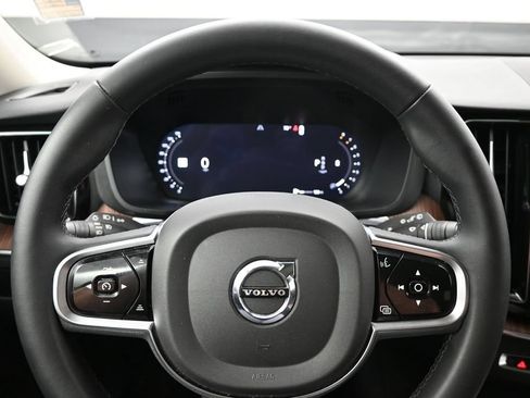 Used 2024 Volvo XC60 B5 Plus w/ Protection Package Premier AWD/4WD image 11
