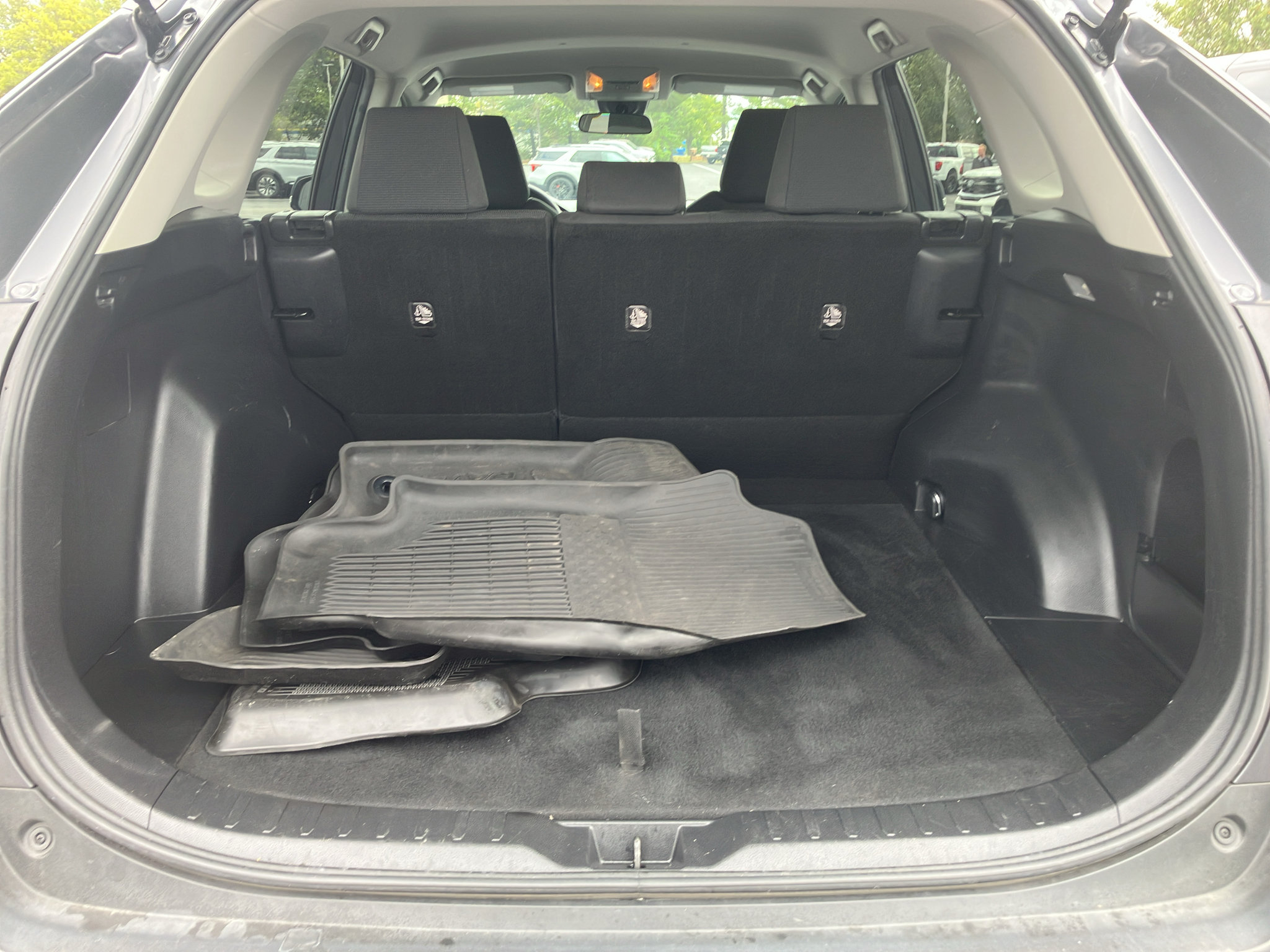 Used 2021 Toyota RAV4 LE AWD/4WD image 27