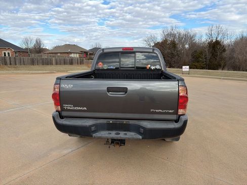 Used 2014 Toyota Tacoma PreRunner w/ Convenience Package image 4