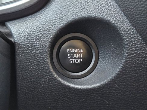 Used 2024 Toyota Corolla Cross XLE image 24