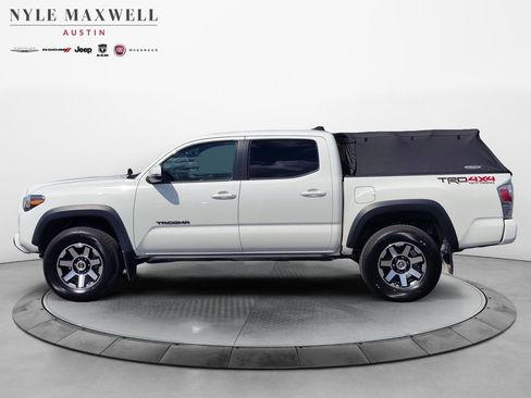 Used 2021 Toyota Tacoma TRD Off-Road image 11