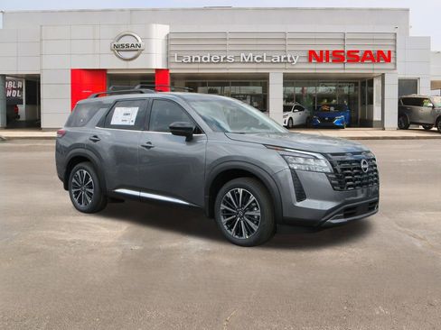 New 2026 Nissan Pathfinder Platinum image 1