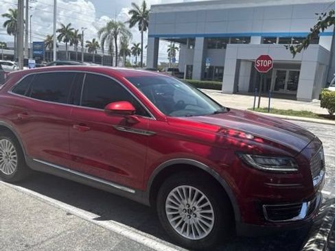Used 2019 Lincoln Nautilus FWD image 1