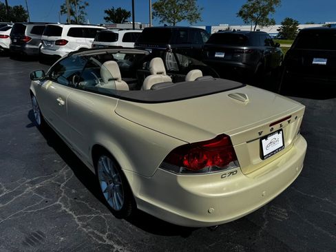 Used 2009 Volvo C70 T5 FWD image 3