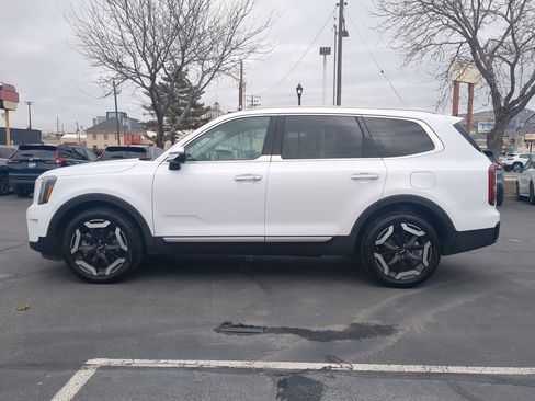 Used 2025 Kia Telluride S image 10