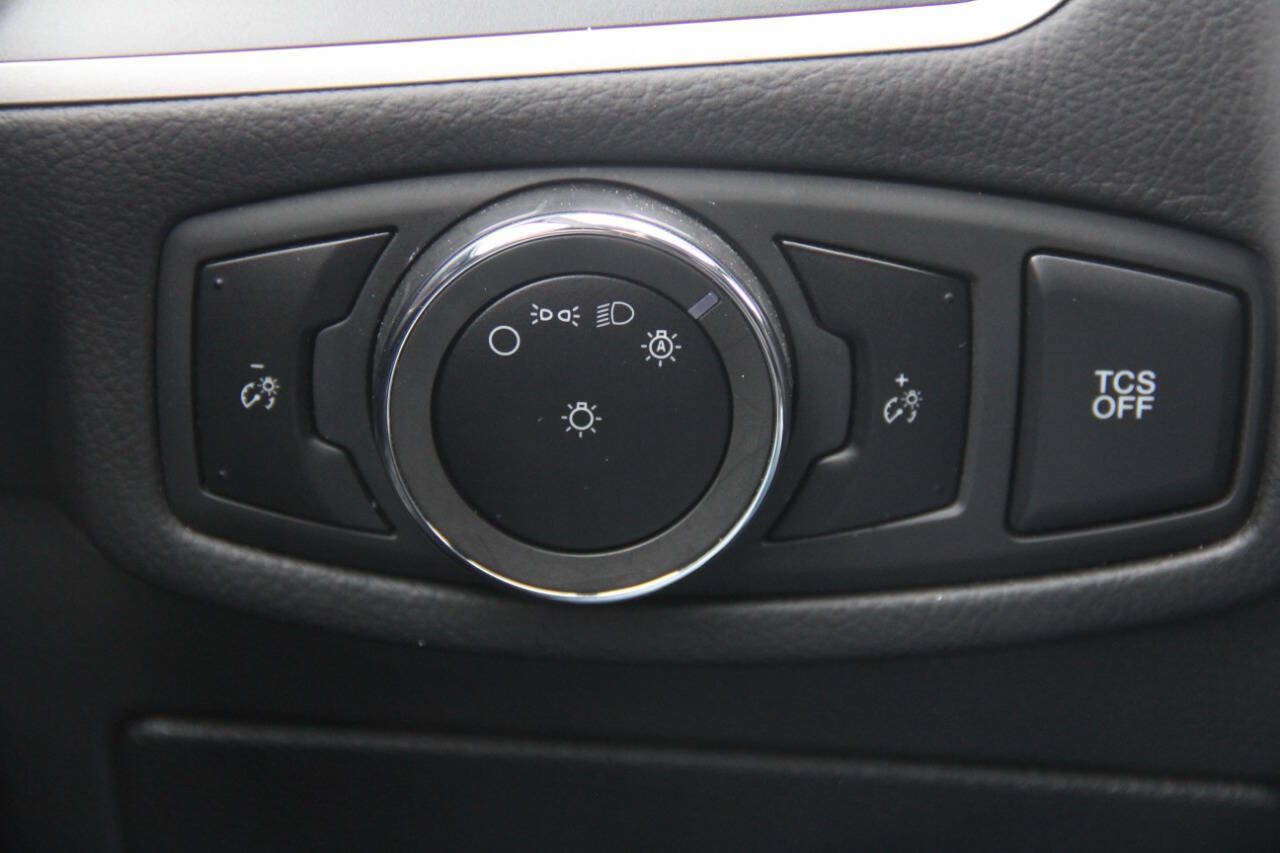 Used 2024 Ford Edge SEL AWD/4WD image 29