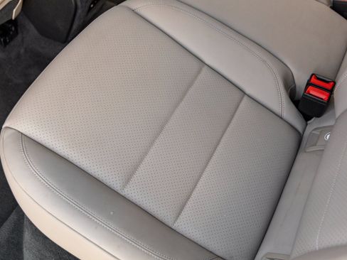 Certified 2025 Porsche Macan 4S Electric image 32