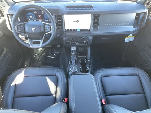 New 2025 Ford Bronco Badlands image 11