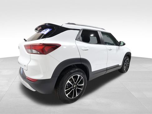 Used 2025 Chevrolet TrailBlazer LT image 4