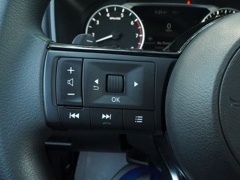 Used 2021 Nissan Rogue SV FWD image 13