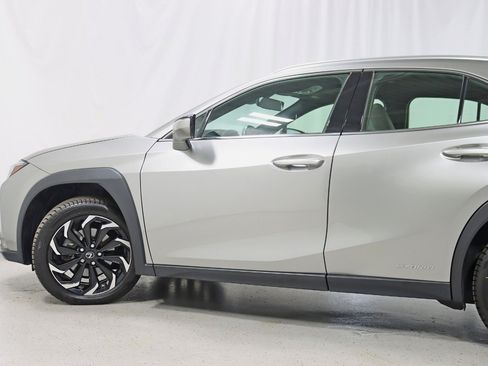 Used 2021 Lexus UX 250h w/ Premium Package AWD/4WD image 11
