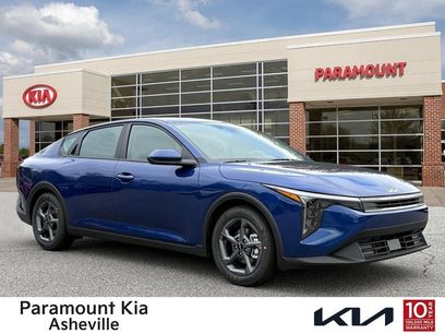 New 2025 Kia K4 LXS
