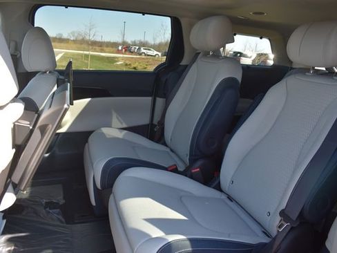 New 2026 Kia Carnival SX Prestige image 24