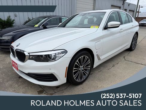 Used 2019 BMW 530e w/ Convenience Package image 1