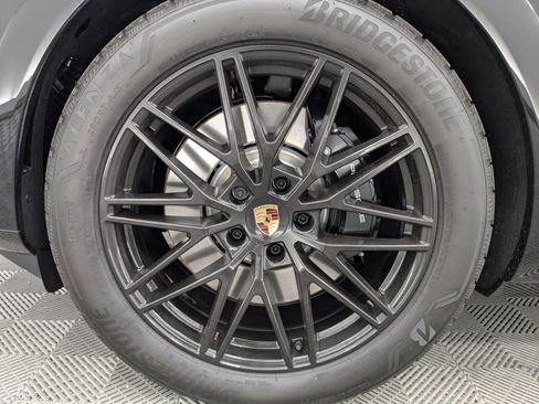 New 2026 Porsche Cayenne GTS image 21