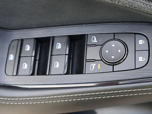 Used 2023 Nissan Rogue SV AWD/4WD image 39