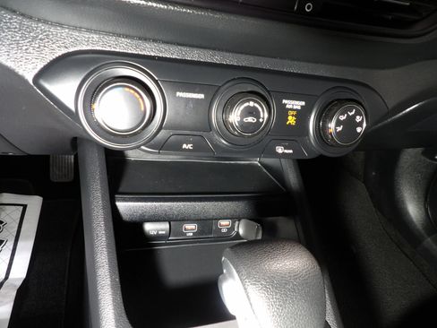 Used 2024 Kia Forte LXS FWD image 13